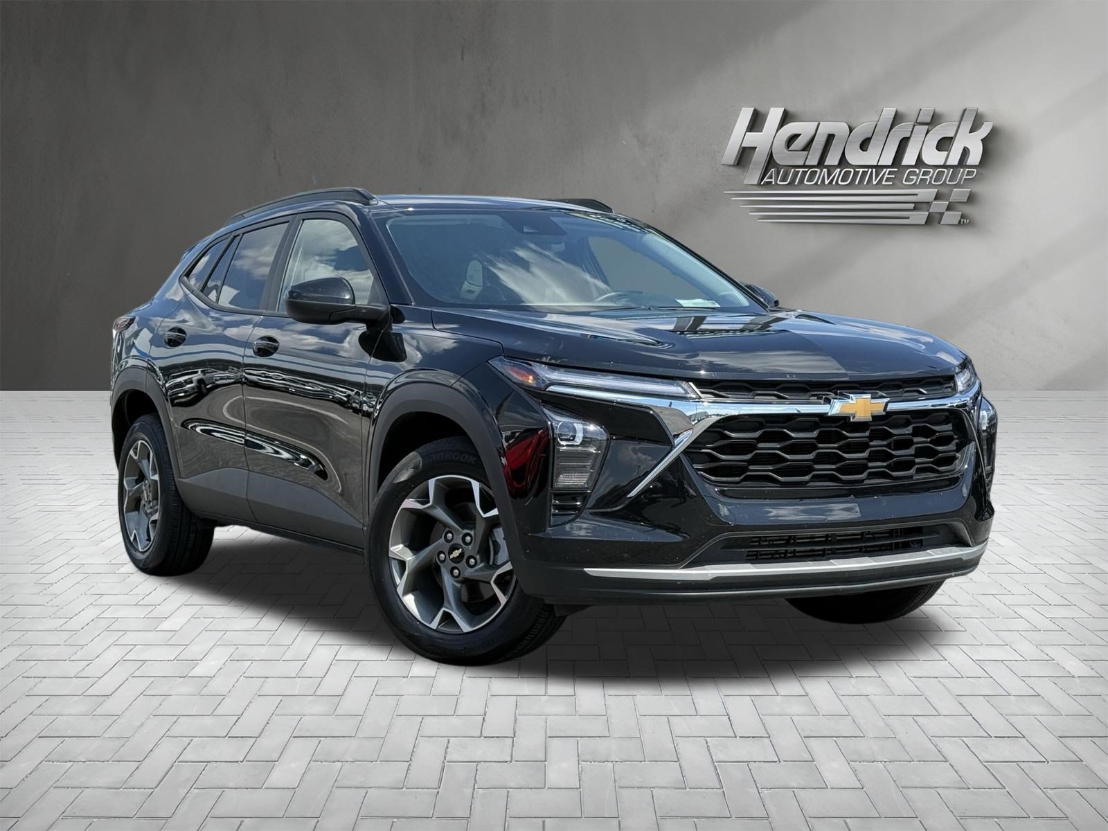 Used 2025 Chevrolet Trax LT w/ LT Convenience Package FWD video 2