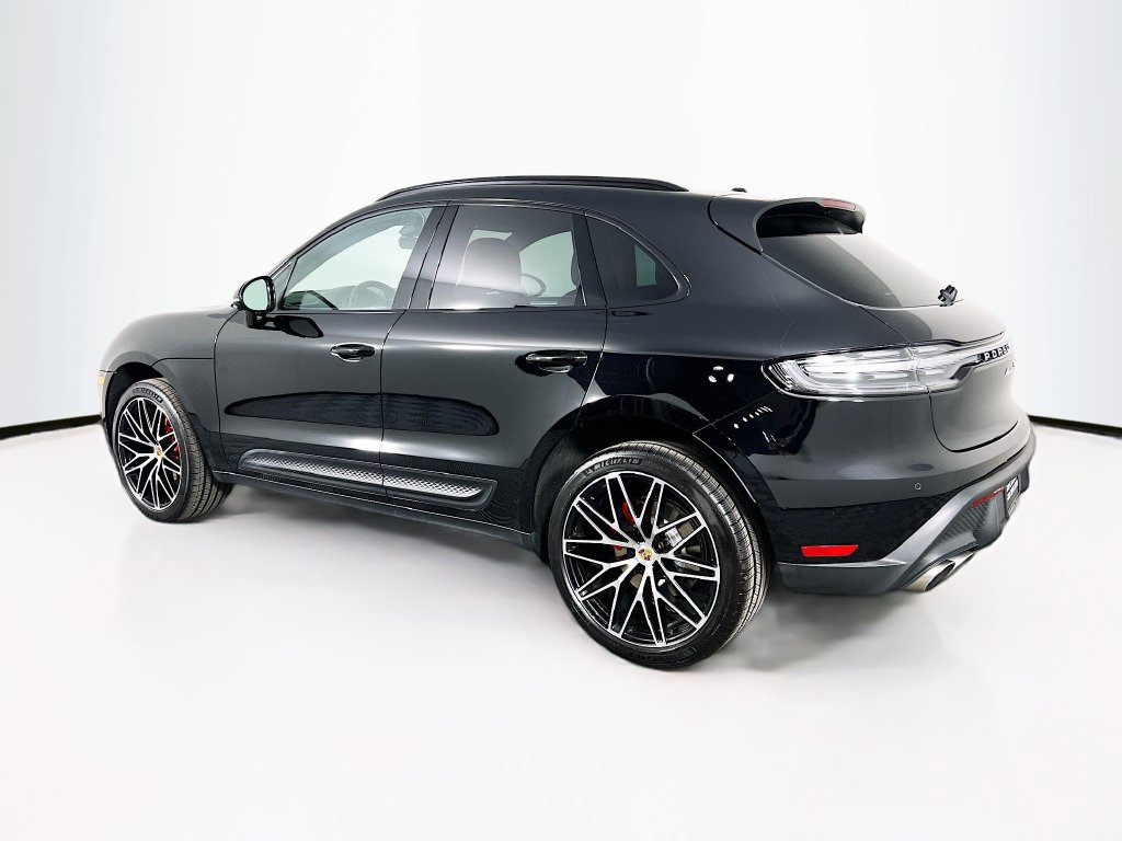 Certified 2024 Porsche Macan S AWD/4WD image 3