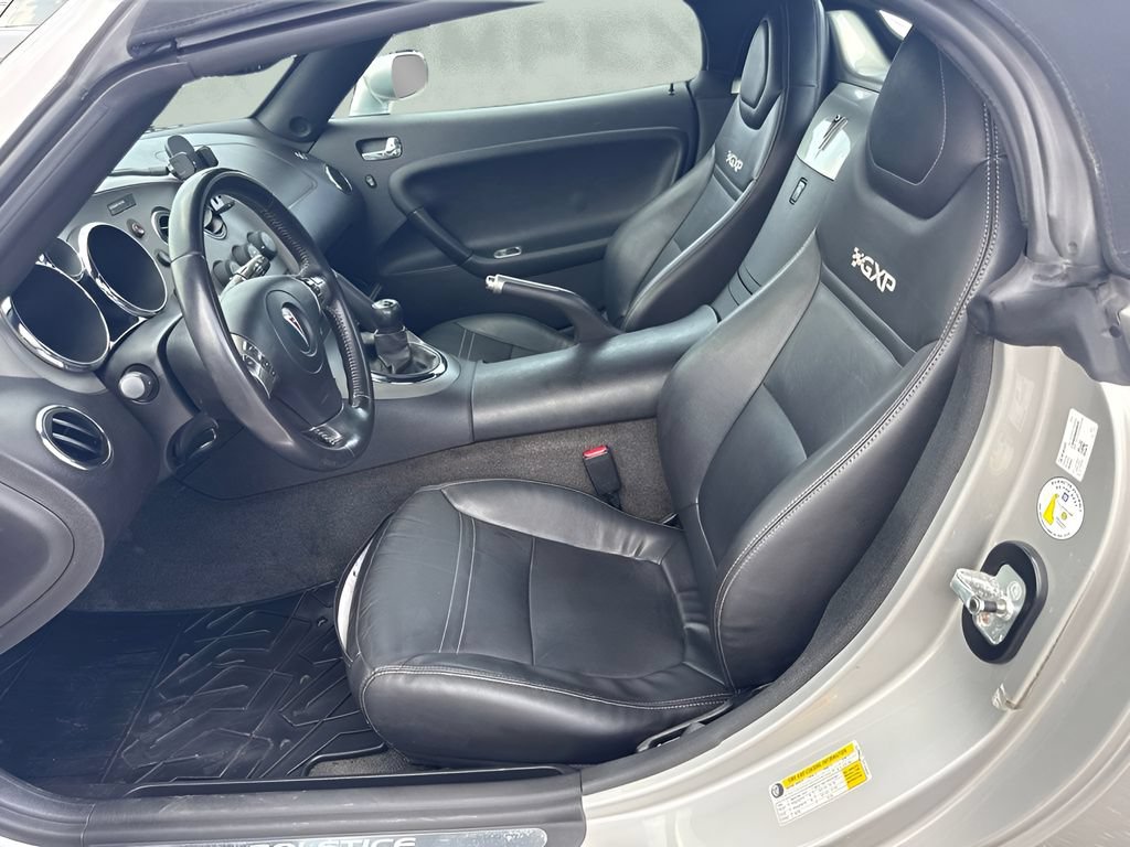 Used 2007 Pontiac Solstice GXP w/ Premium Package RWD image 6