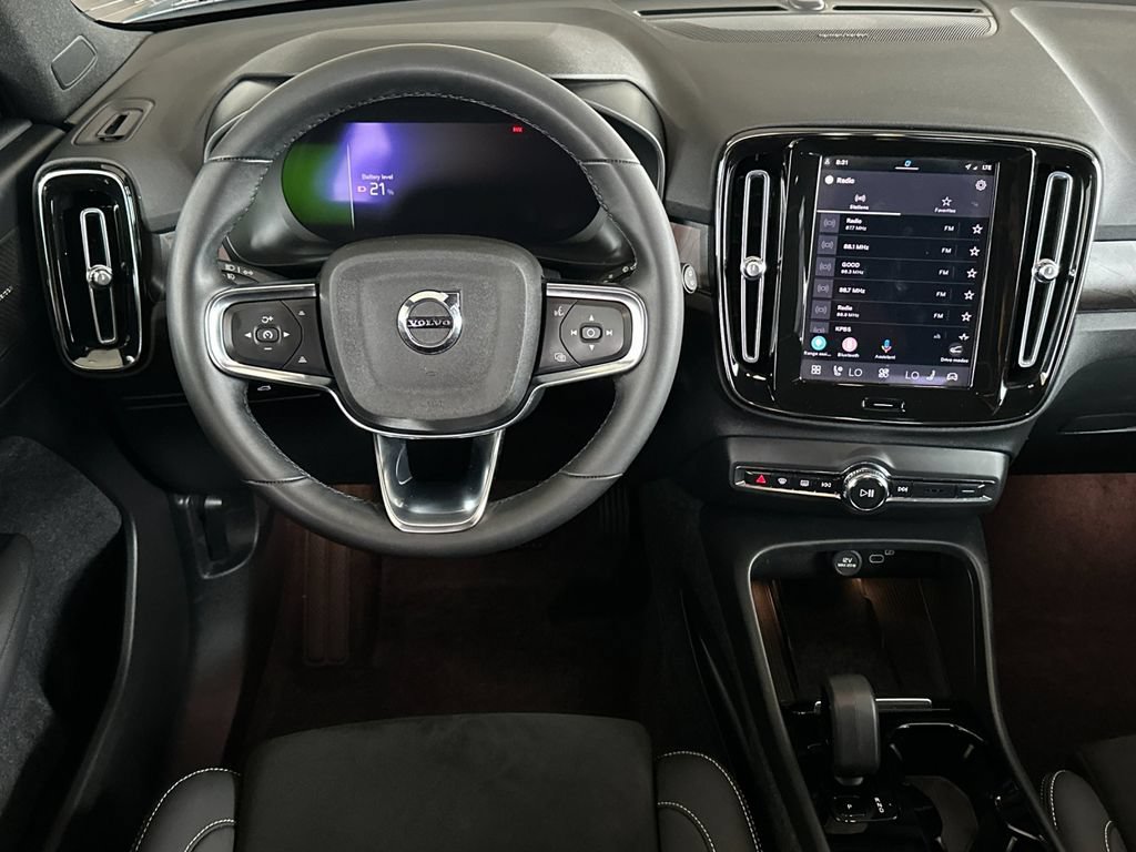 Certified 2023 Volvo XC40 Recharge Ultimate AWD/4WD image 13