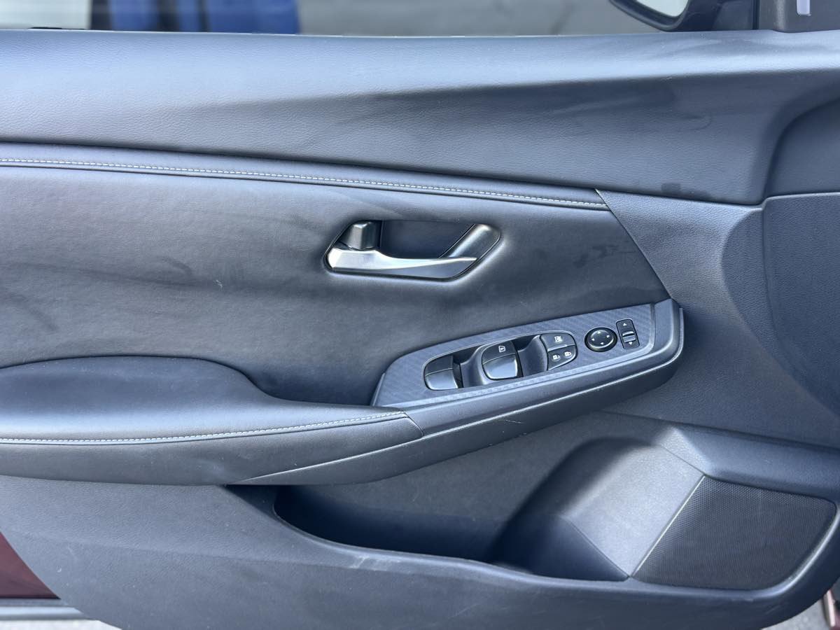 Used 2024 Nissan Sentra SV image 5