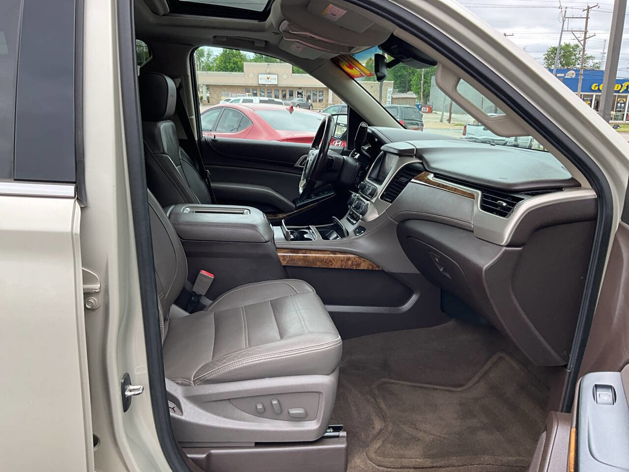 Used 2015 GMC Yukon Denali w/ Premium Package AWD/4WD image 33