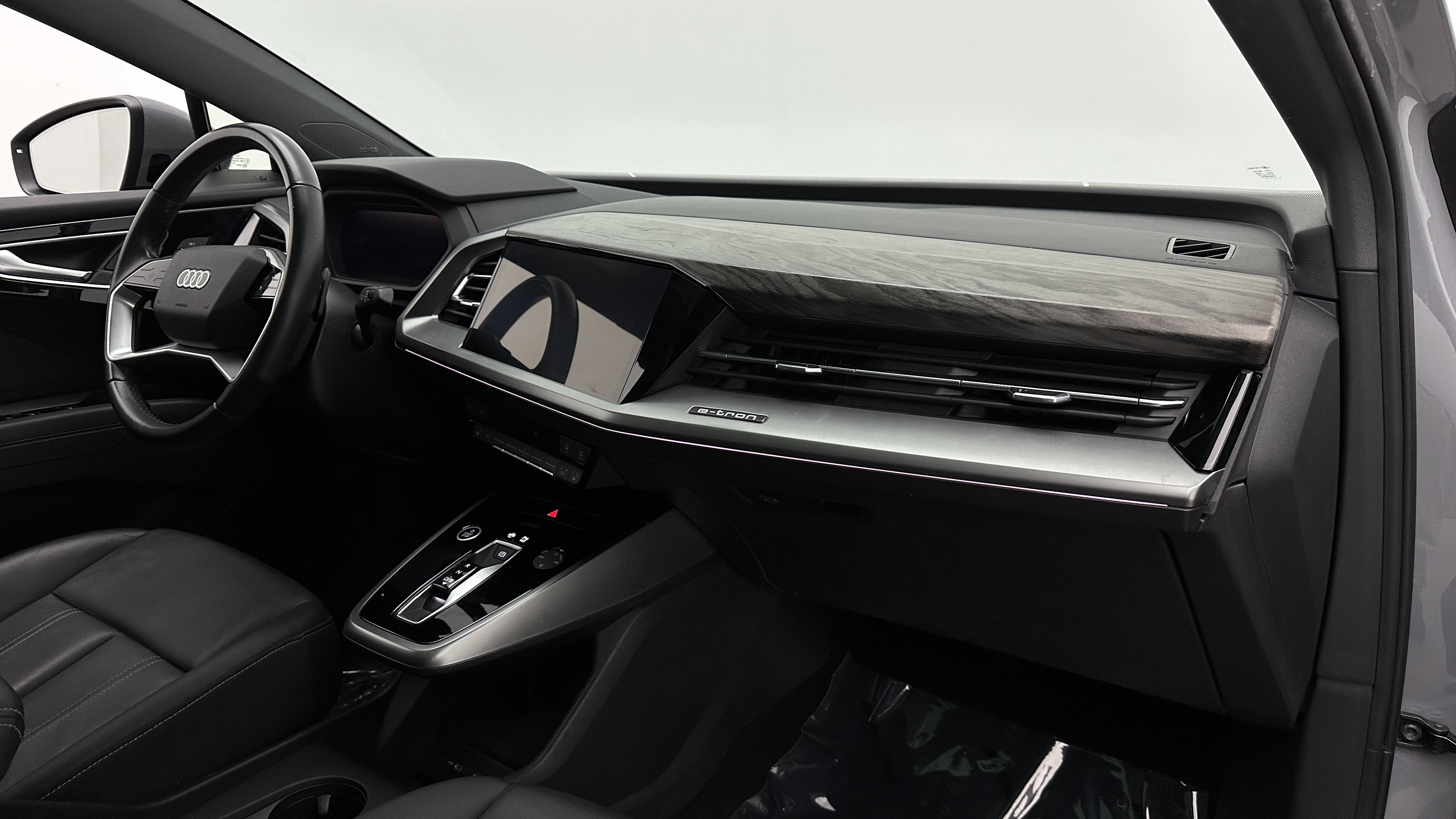Used 2023 Audi Q4 e-tron Premium Plus RWD image 41