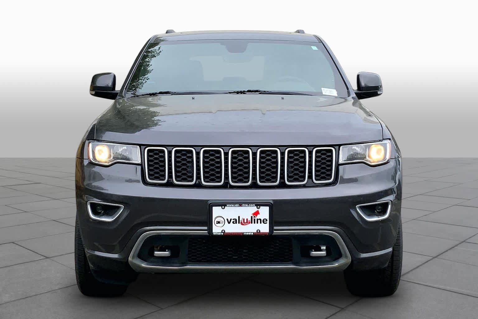 Used 2018 Jeep Grand Cherokee Limited AWD/4WD image 4