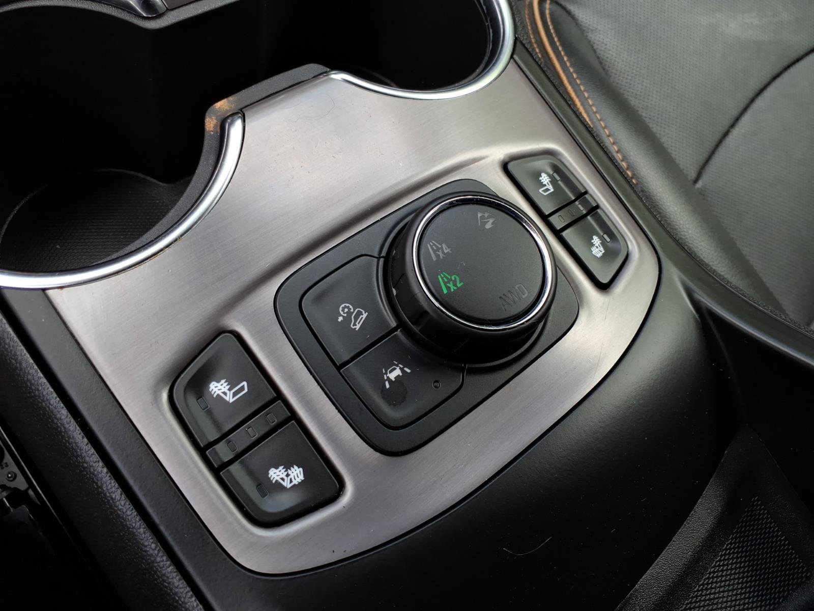 Used 2024 GMC Terrain AT4 AWD/4WD image 30