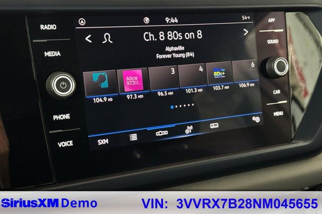 Certified 2022 Volkswagen Taos SE image 36