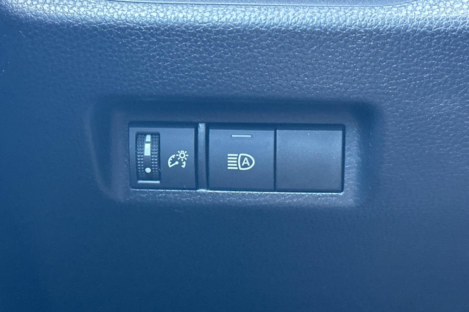 Certified 2022 Toyota RAV4 LE AWD/4WD image 42