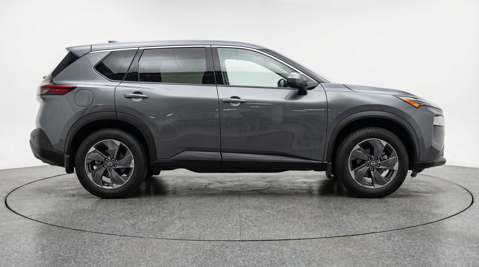 Used 2025 Nissan Rogue SV image 11