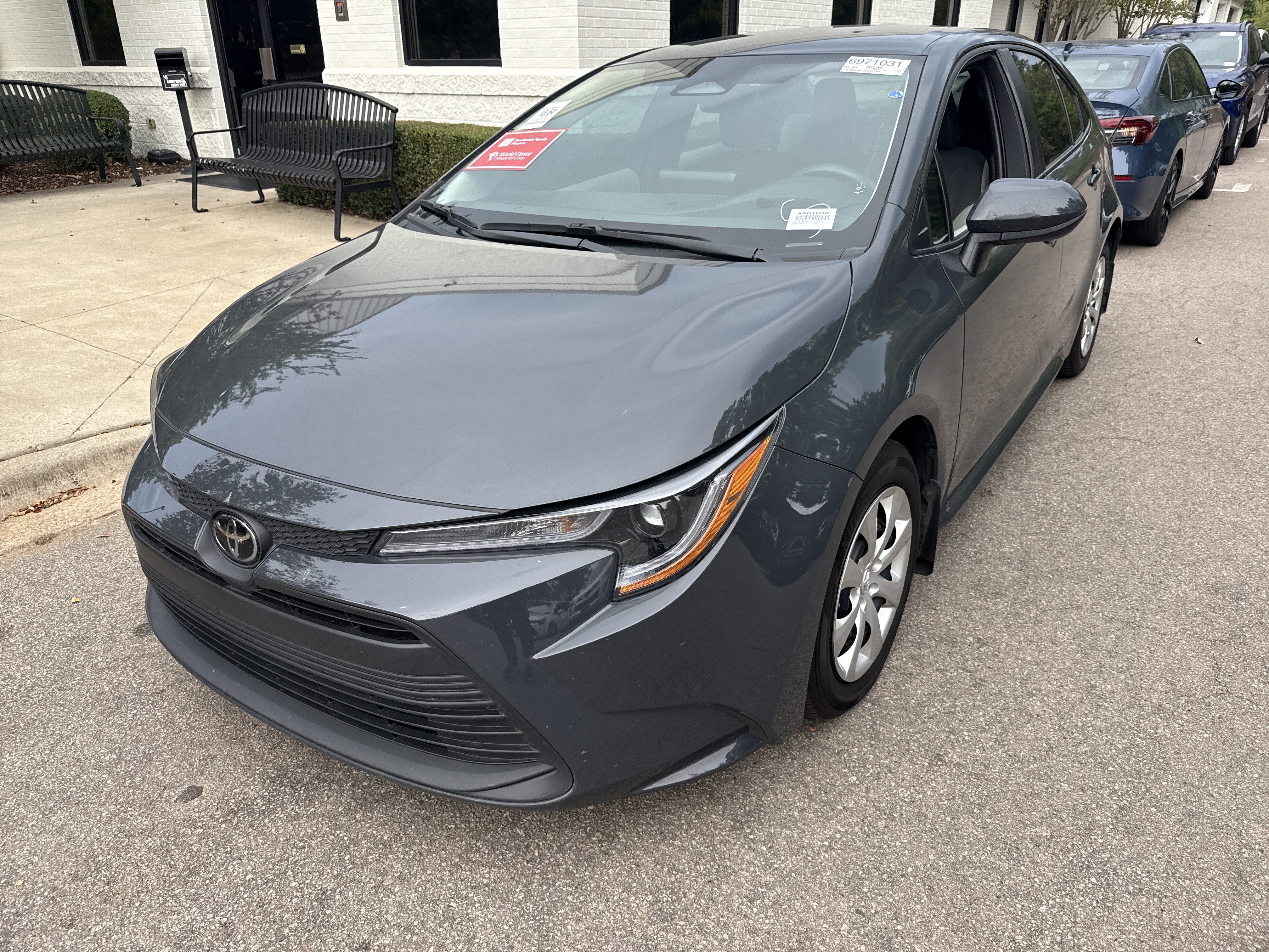 Used 2025 Toyota Corolla LE FWD image 39