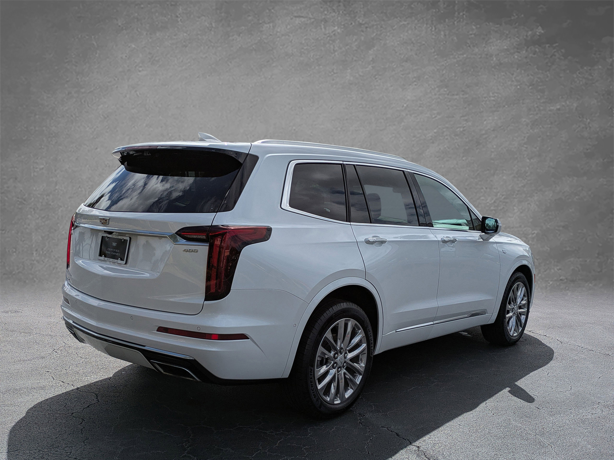 Certified 2023 Cadillac XT6 Premium Luxury w/ Technology Package AWD/4WD image 6
