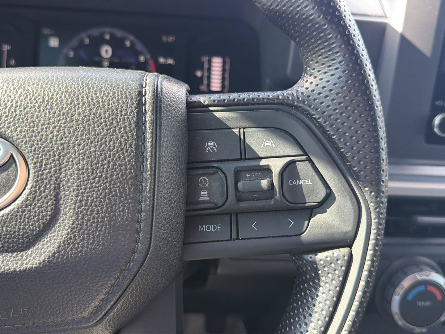 Used 2024 Toyota Tacoma SR5 AWD/4WD image 24