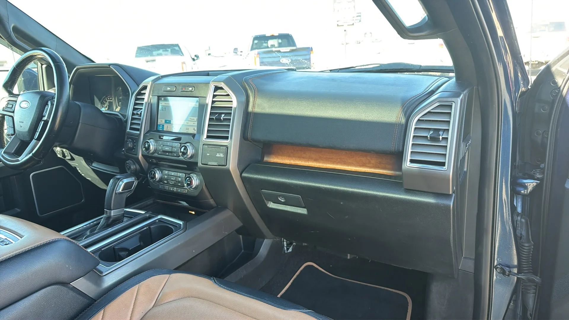 Used 2016 Ford F150 Limited w/ Trailer Tow Package image 89