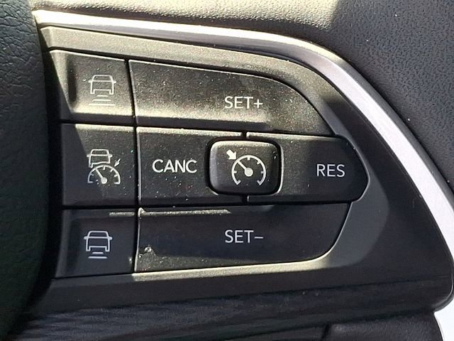 Used 2025 Jeep Grand Cherokee Altitude AWD/4WD image 22