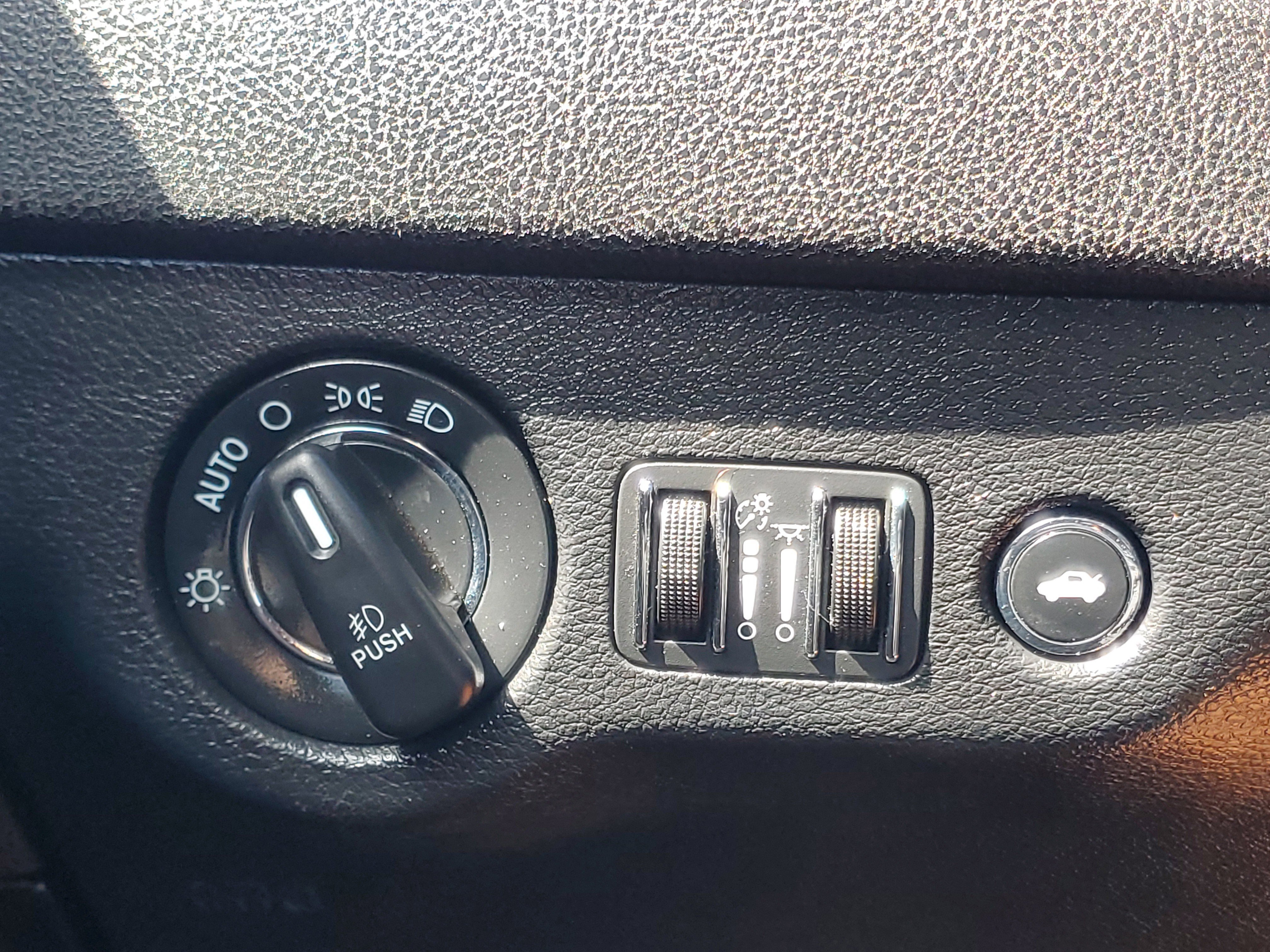 Used 2019 Chrysler 300 S image 24