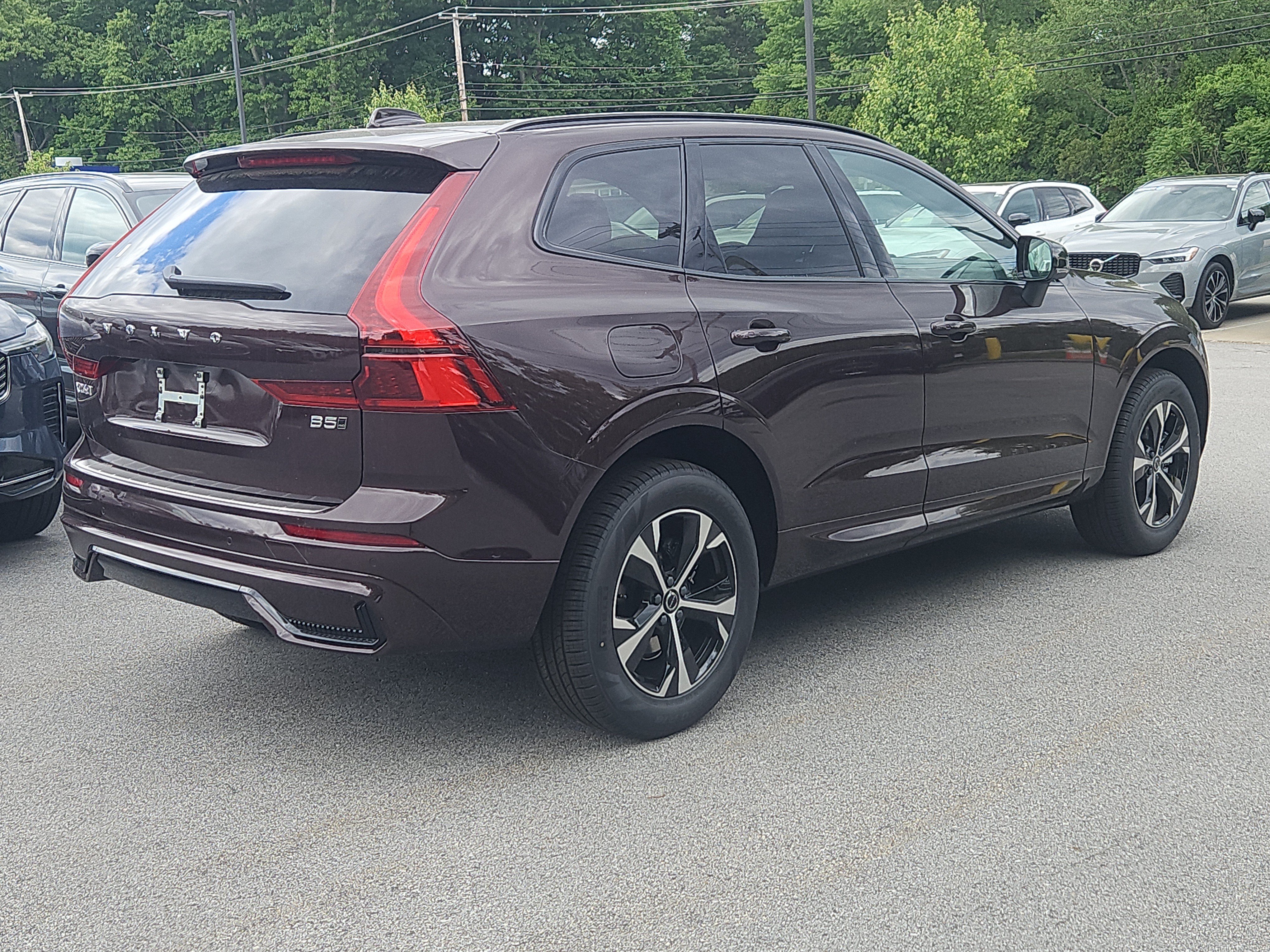 New 2026 Volvo XC60 B5 Core w/ Protection Package Premier AWD/4WD image 2