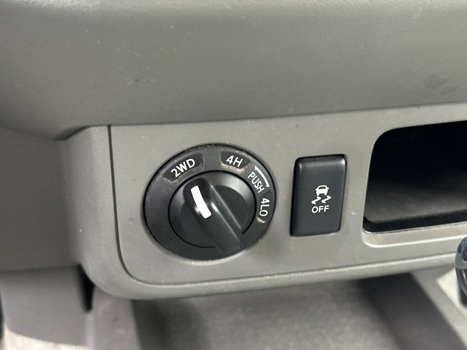 Used 2016 Nissan Frontier SV AWD/4WD image 19