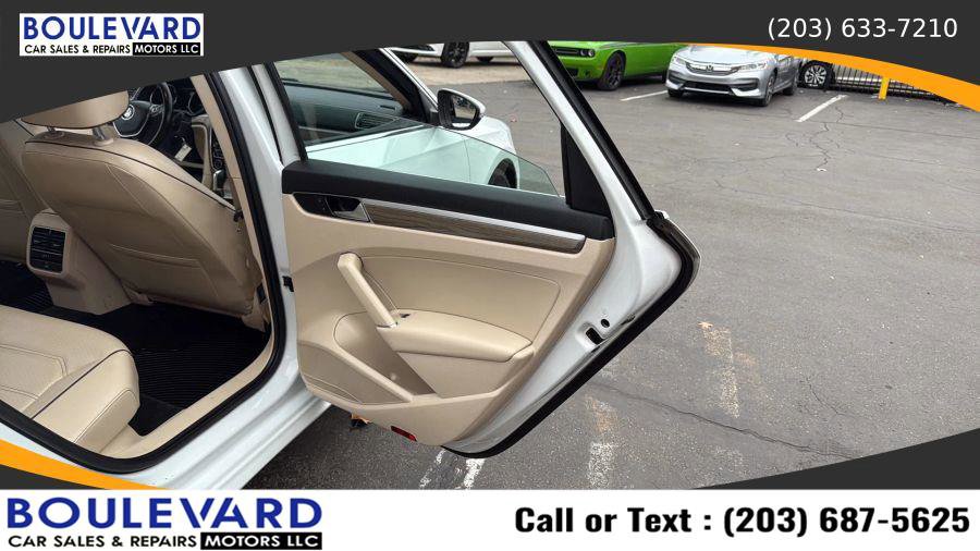 Used 2016 Volkswagen Passat 1.8T SE w/ Lighting Package (P06) FWD image 32