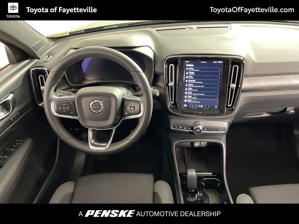 Used 2023 Volvo XC40 Recharge Plus image 5