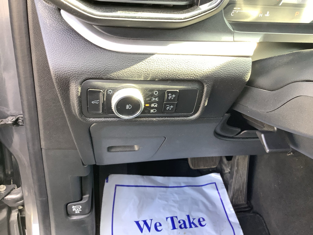 Used 2022 Ford Explorer XLT w/ Equipment Group 202A image 14