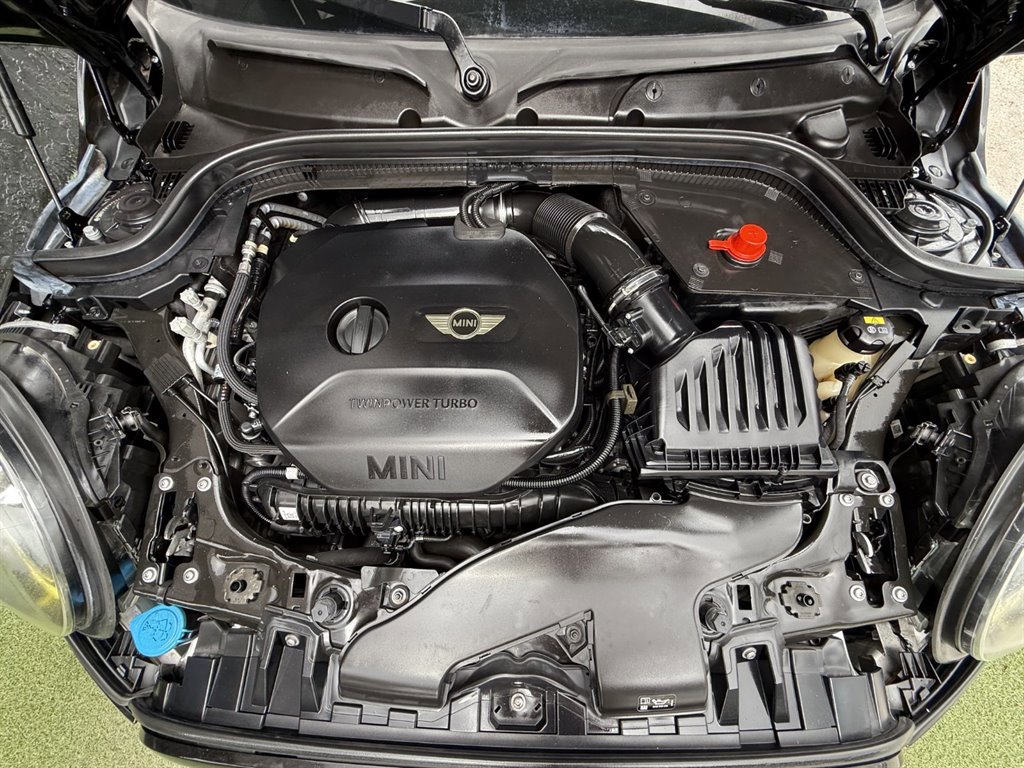 Used 2019 MINI Cooper S w/ Premium Package image 25