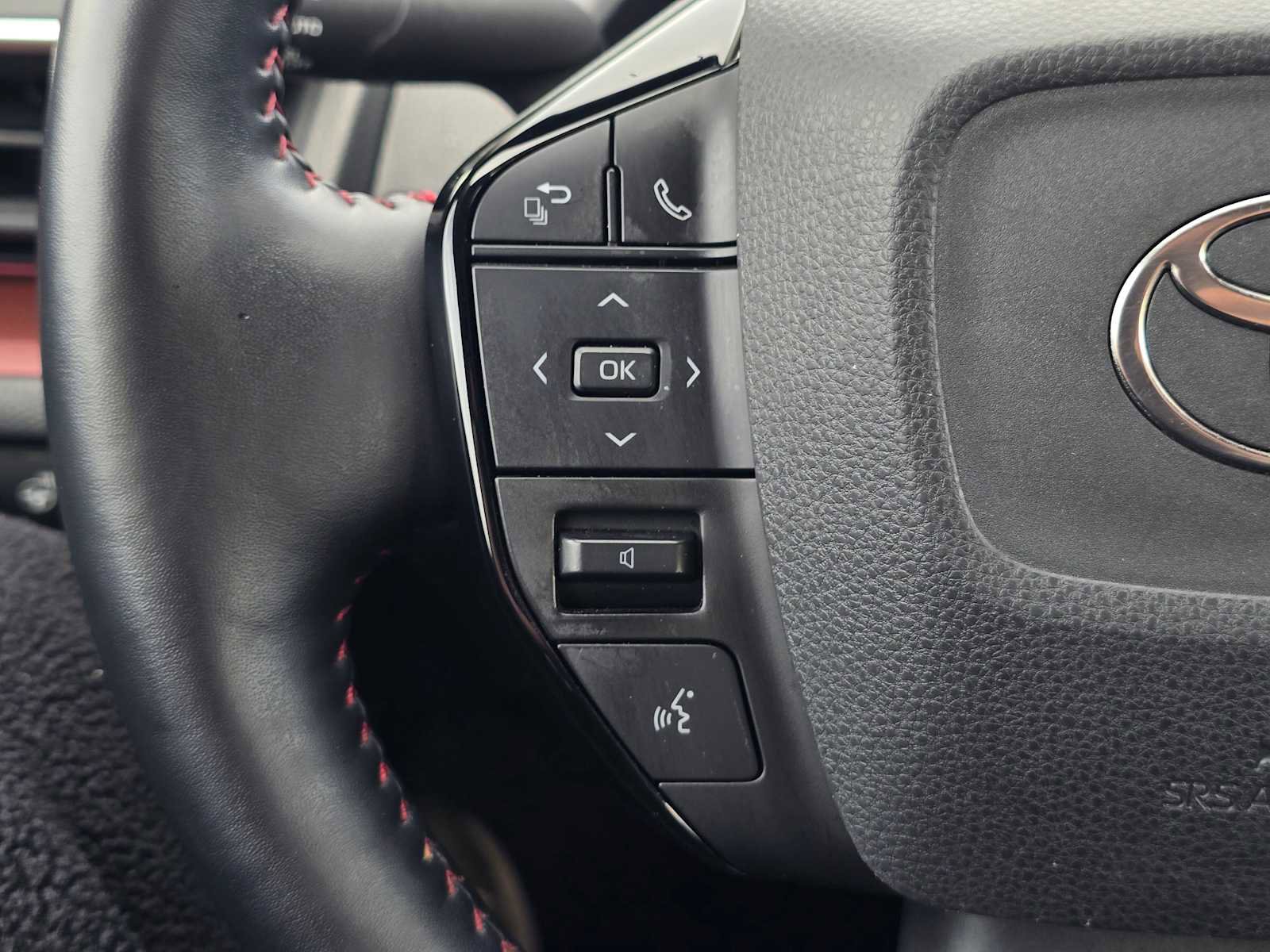 Used 2023 Toyota Prius Prime Premium image 32