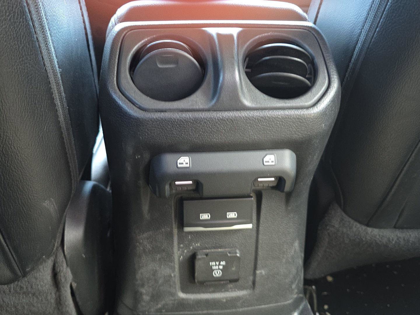 Used 2023 Jeep Wrangler Unlimited Sahara w/ Cold Weather Group AWD/4WD image 29