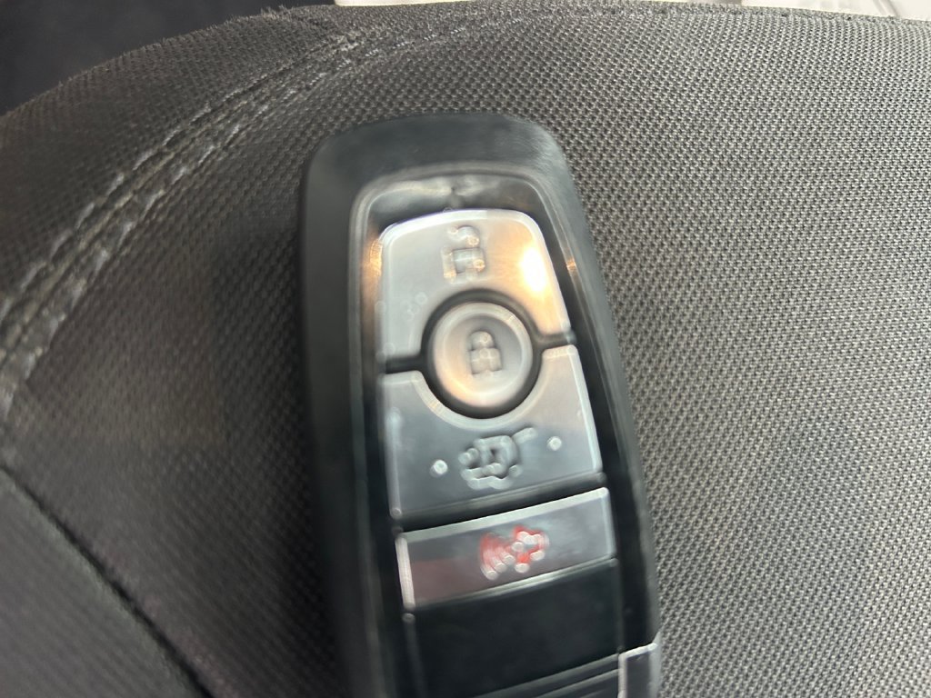 Used 2023 Ford Explorer XLT AWD/4WD image 34