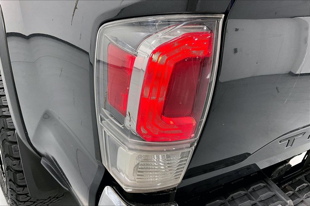 Used 2020 Toyota Tacoma TRD Off-Road AWD/4WD image 37