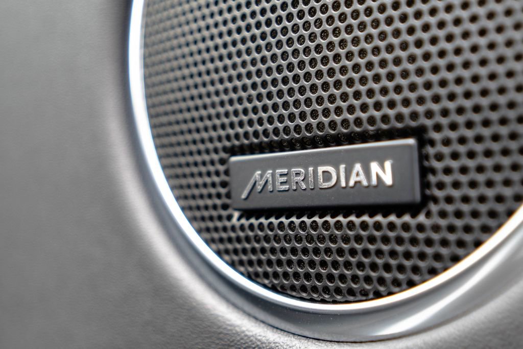 Used 2025 Land Rover Discovery Sport S image 31