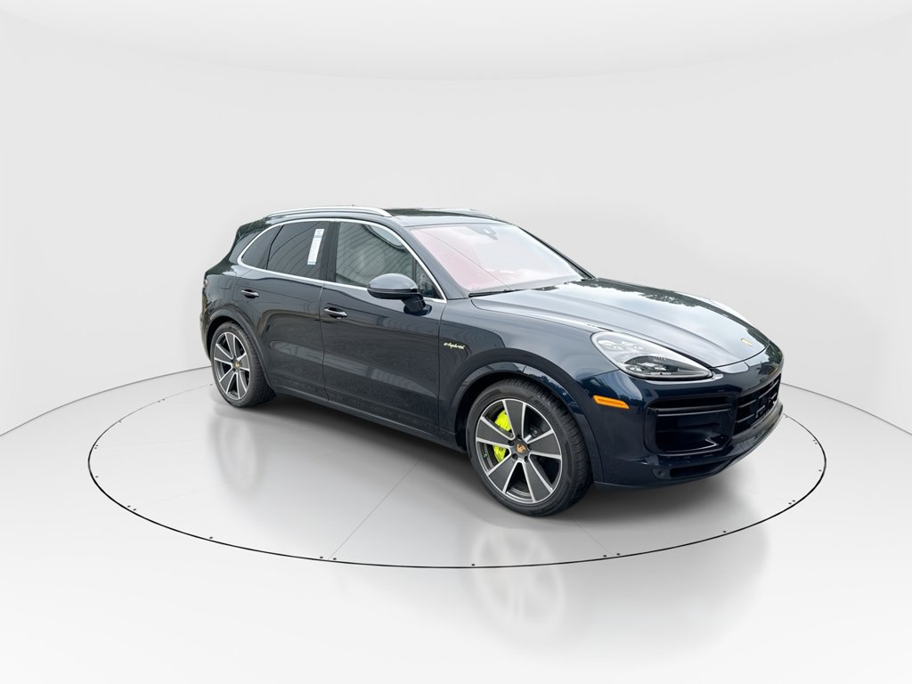 Used 2023 Porsche Cayenne Turbo S AWD/4WD image 2