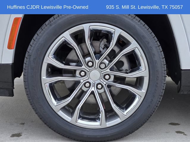 Used 2023 Jeep Grand Wagoneer L Series II w/ Premium Group II AWD/4WD image 15