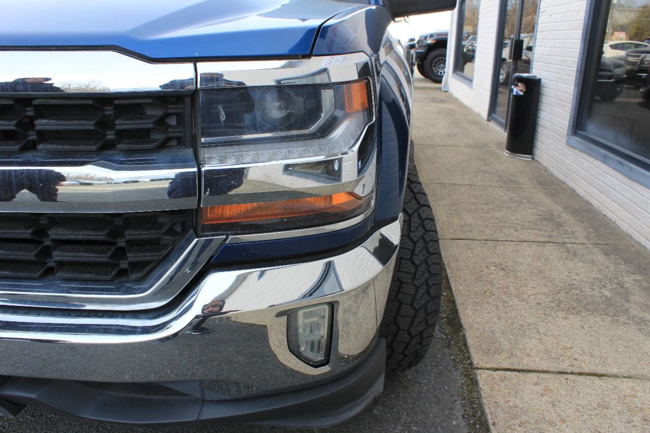 Used 2018 Chevrolet Silverado 1500 LT w/ All Star Edition RWD image 3