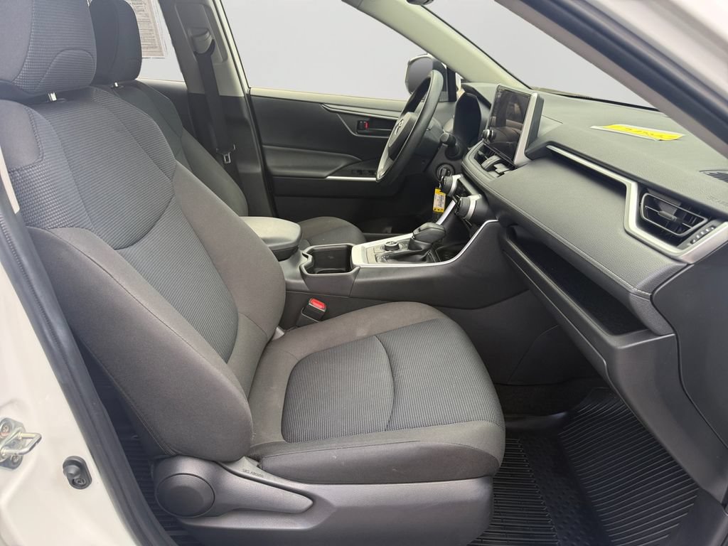 Used 2024 Toyota RAV4 LE AWD/4WD image 11