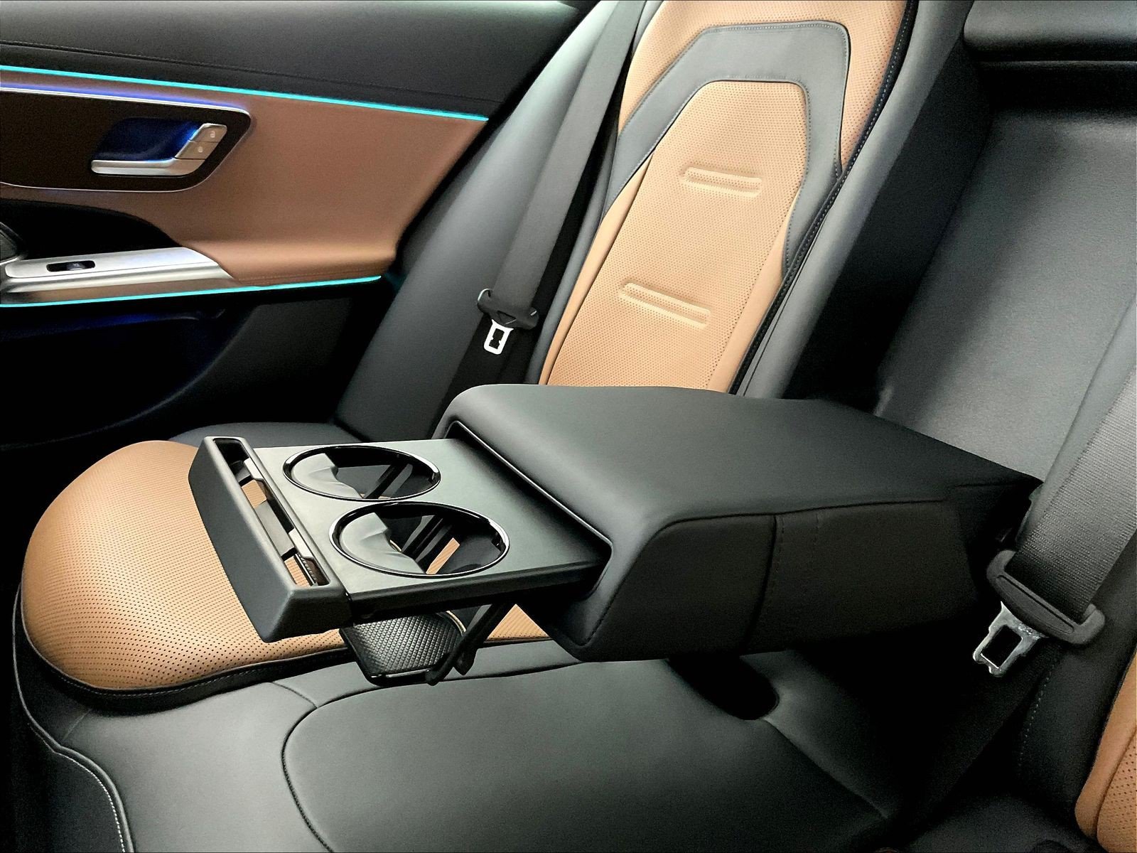 Certified 2025 Mercedes-Benz E 53 AMG e 4MATIC Sedan image 39
