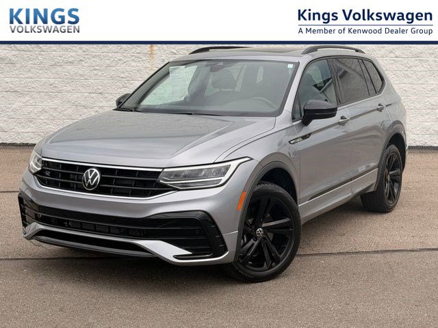 Certified 2024 Volkswagen Tiguan SE R-Line AWD/4WD image 1