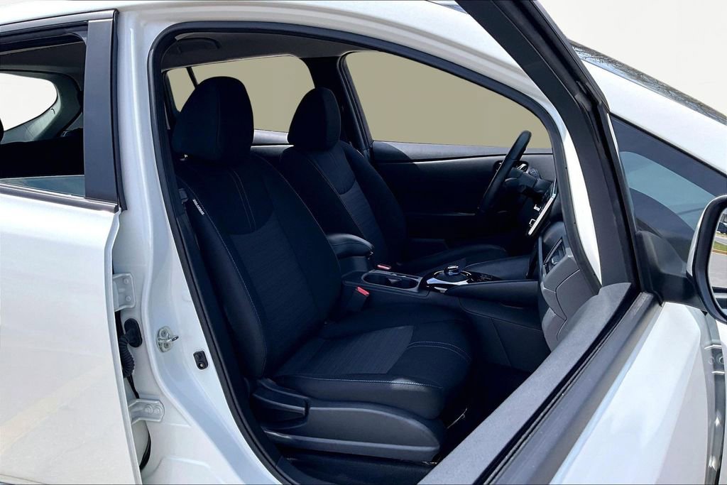 Used 2019 Nissan Leaf SV w/ SV Technology Package FWD image 7