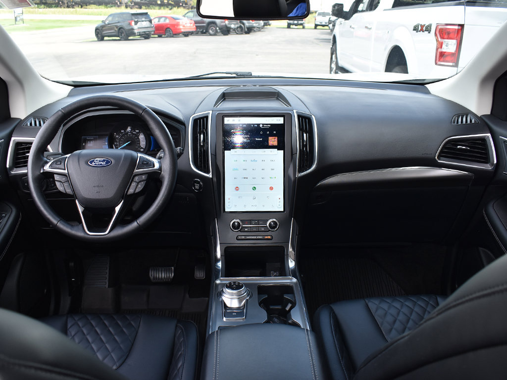 Used 2024 Ford Edge Titanium AWD/4WD image 4