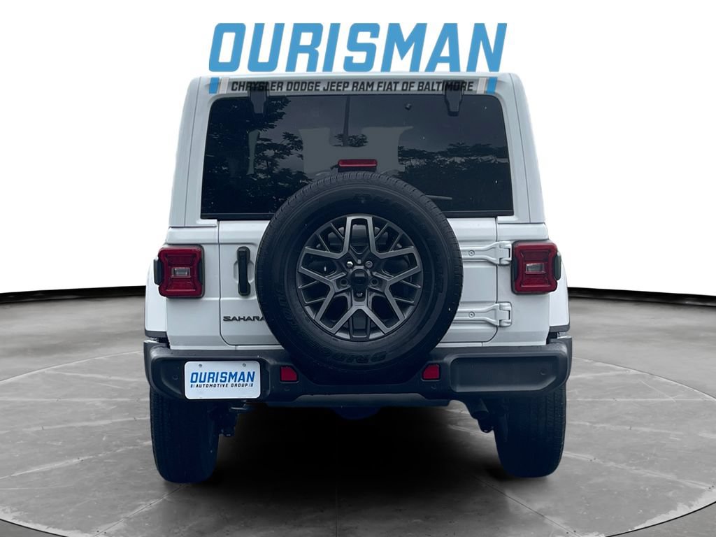 Used 2025 Jeep Wrangler Unlimited Sahara AWD/4WD image 5