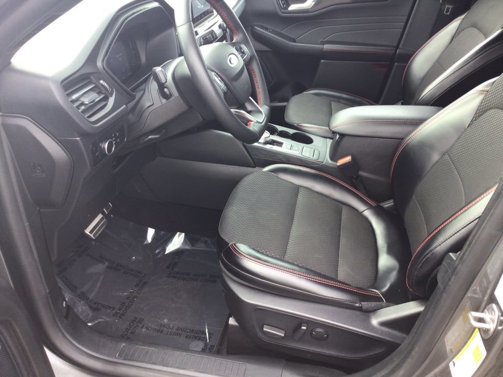 Used 2024 Ford Escape ST-Line AWD/4WD image 9