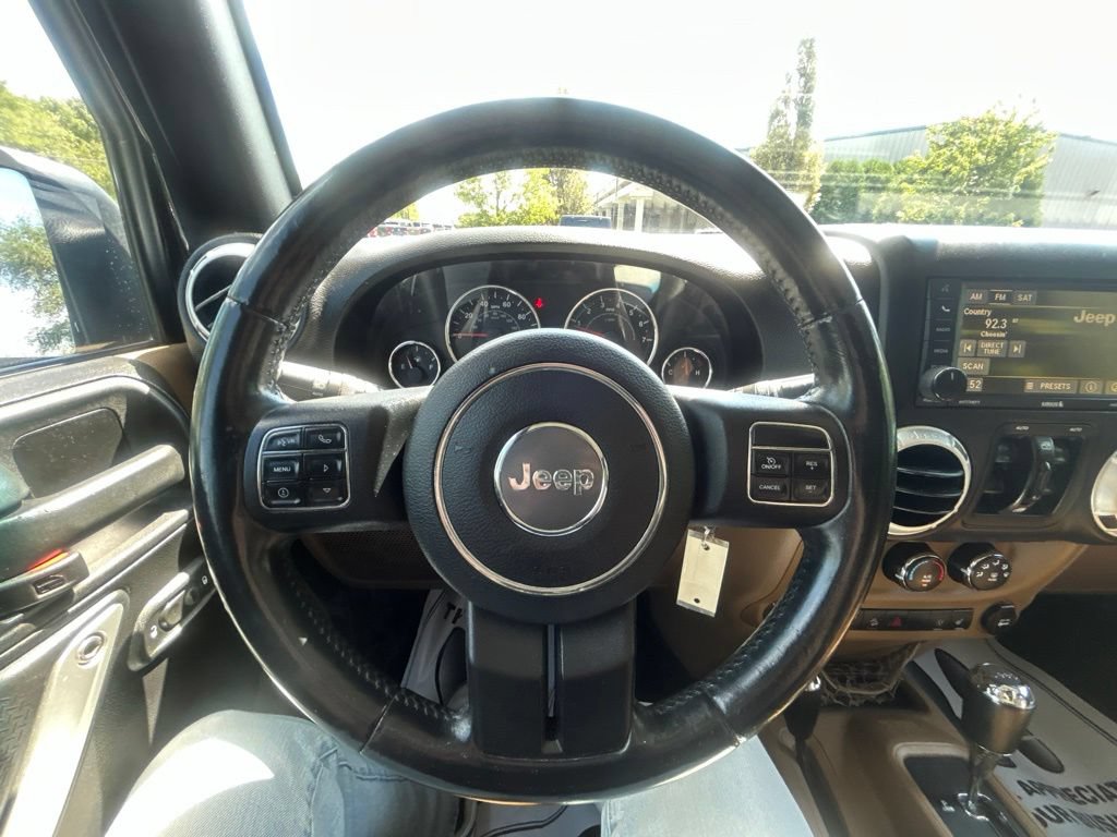 Used 2014 Jeep Wrangler Unlimited Sahara w/ Max Tow Package AWD/4WD image 13