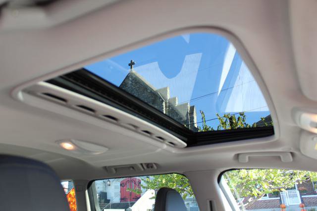 Used 2016 Volvo XC70 T5 Premier w/ Proximity Package image 28