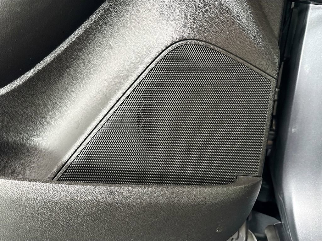 Used 2019 Buick Encore Essence AWD/4WD image 16