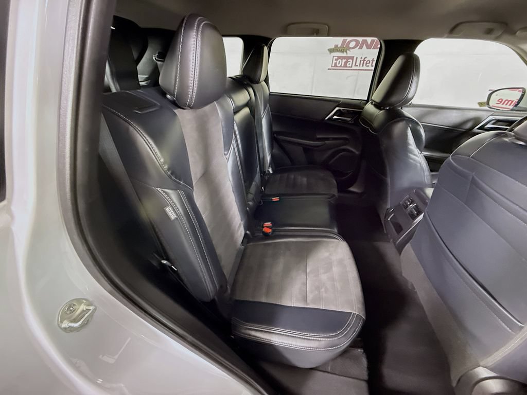 Used 2024 Mitsubishi Outlander SE Black Edition AWD/4WD image 30