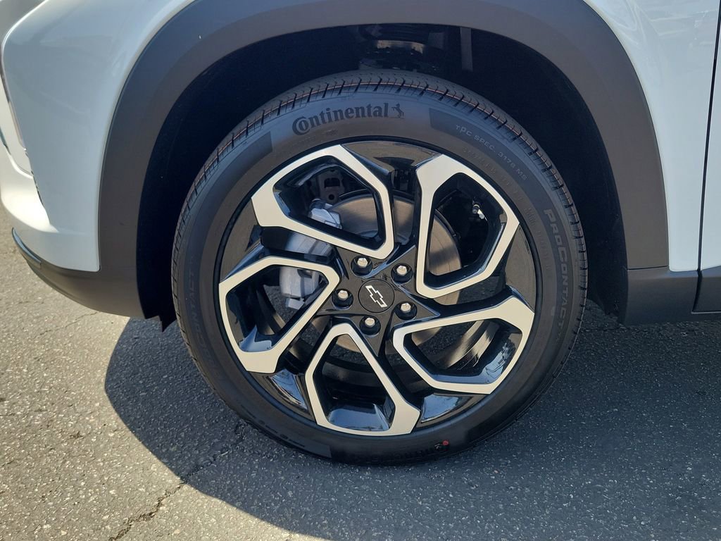 New 2026 Chevrolet Trax RS w/ Driver Confidence Package FWD image 24