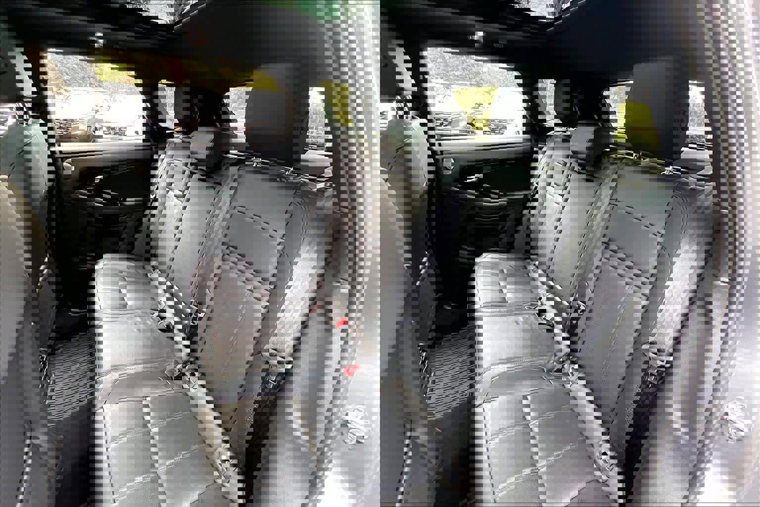 Used 2024 Land Rover Range Rover Evoque Dynamic SE image 38