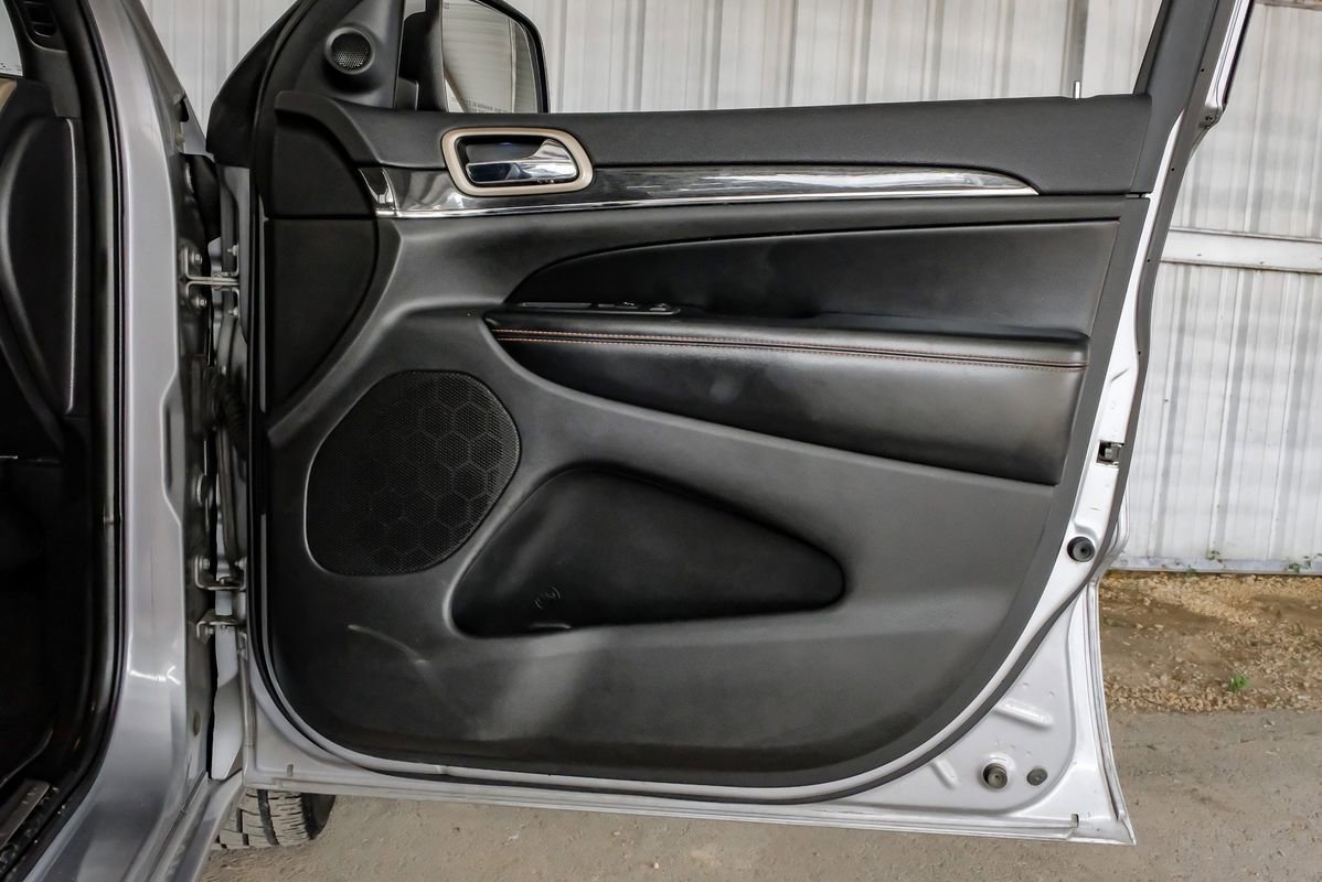 Used 2016 Jeep Grand Cherokee Limited 75th Anniversary image 46