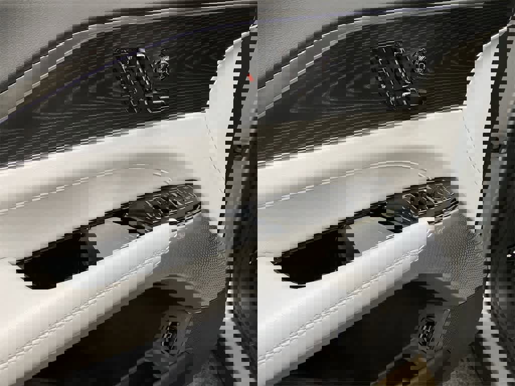 Certified 2025 Cadillac Lyriq Sport image 15