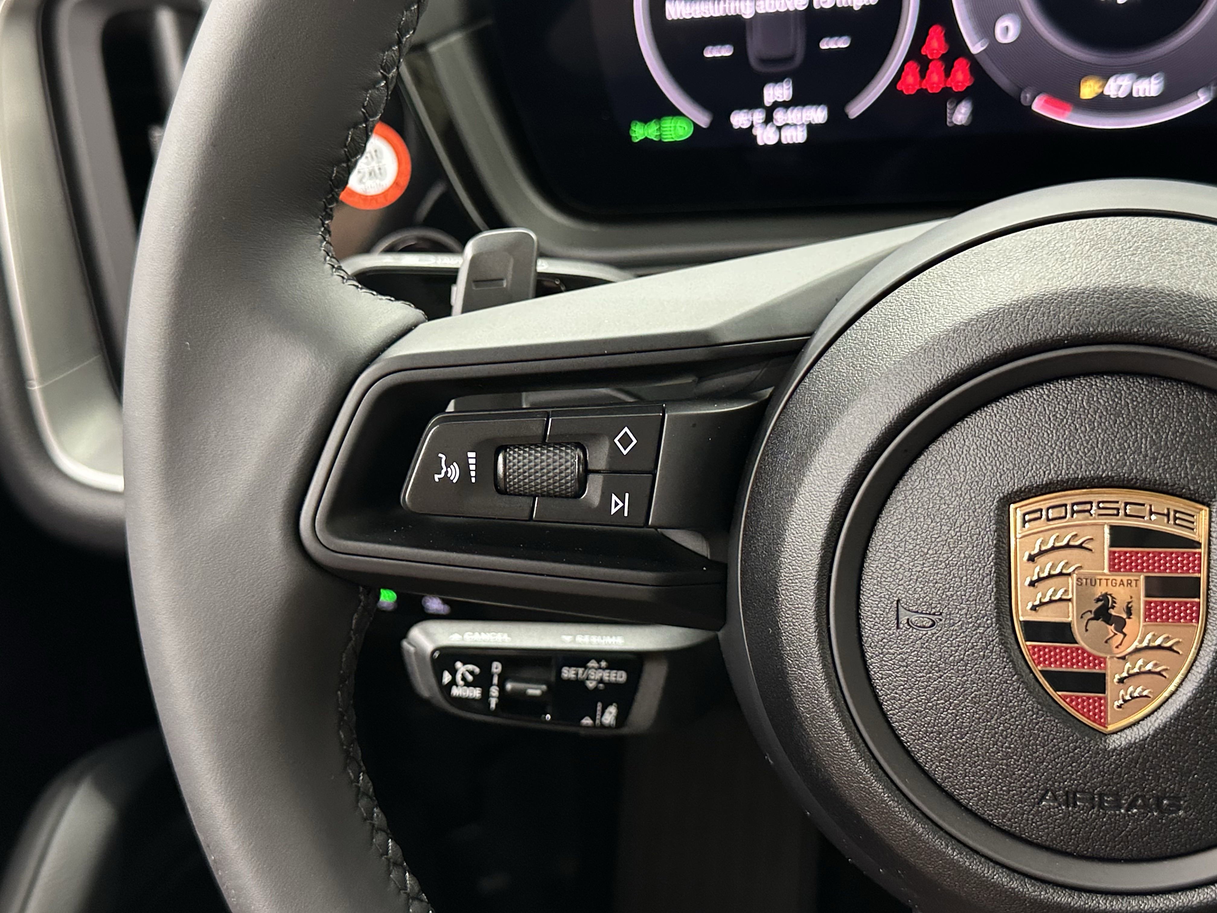 Certified 2025 Porsche Cayenne image 46