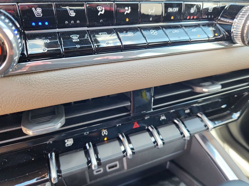 New 2026 GMC Canyon Denali AWD/4WD image 11