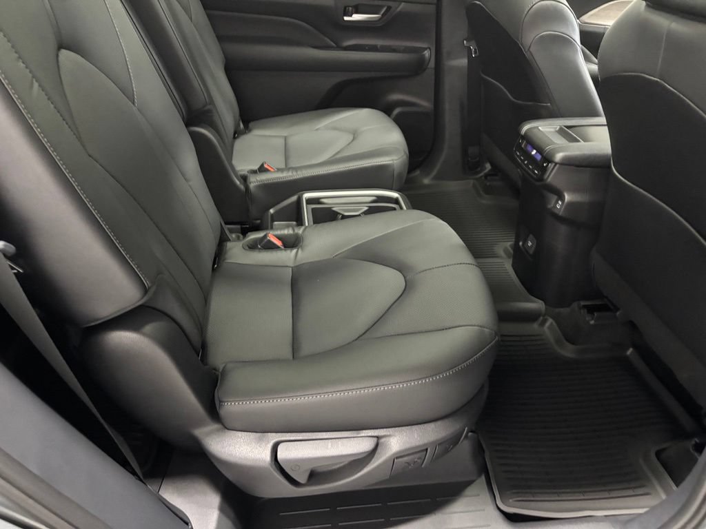 Used 2026 Toyota Grand Highlander AWD image 59